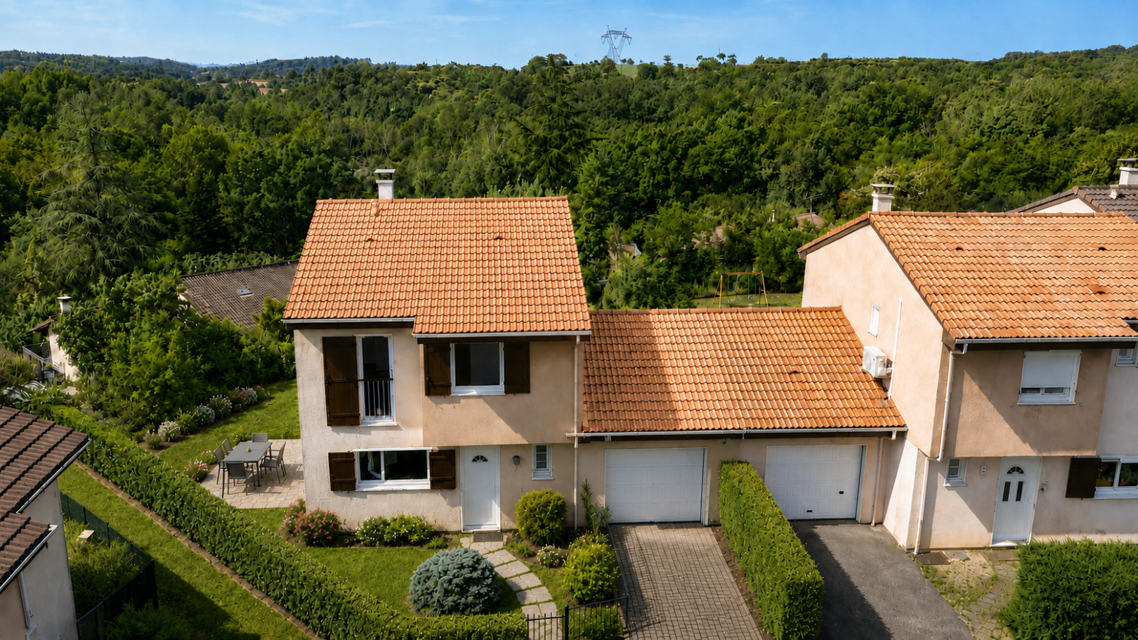 
                                                Vente
                                                 Maison 4 chambres avec vue dégagée – 98 m² – Terrain 450 m² – Villefontaine
