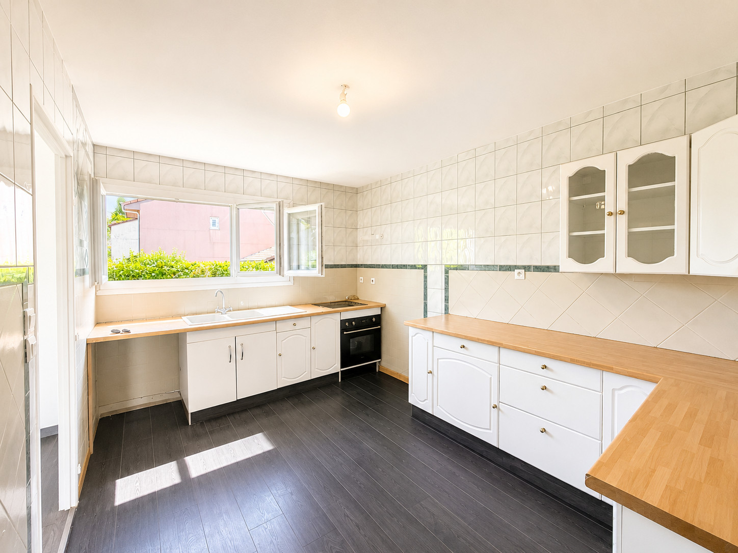 
                                                Vente
                                                 Maison 4 chambres avec vue dégagée – 98 m² – Terrain 450 m² – Villefontaine