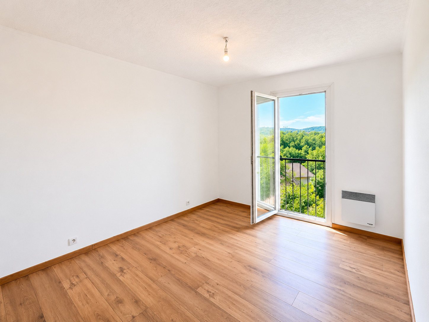 
                                                Vente
                                                 Maison 4 chambres avec vue dégagée – 98 m² – Terrain 450 m² – Villefontaine