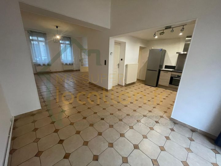 
                                                Location
                                                 Maison 4 chambres de 111 m2 situé à SAINT-QUENTIN