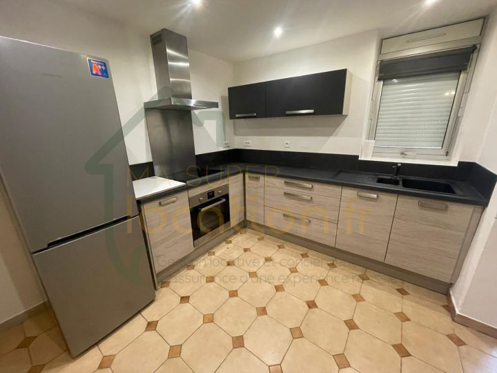 
                                                Location
                                                 Maison 4 chambres de 111 m2 situé à SAINT-QUENTIN