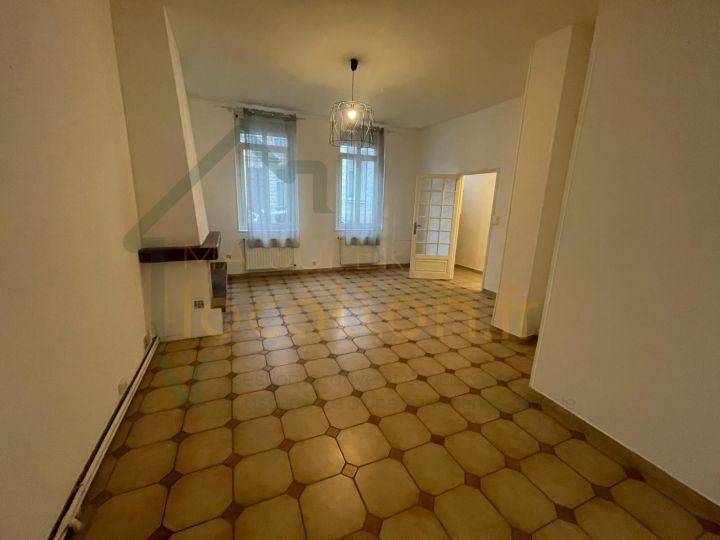 
                                                Location
                                                 Maison 4 chambres de 111 m2 situé à SAINT-QUENTIN