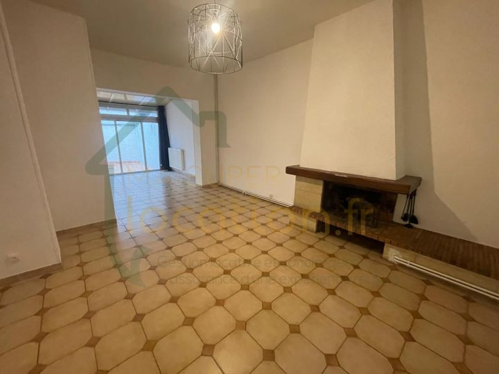 
                                                Location
                                                 Maison 4 chambres de 111 m2 situé à SAINT-QUENTIN