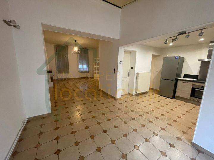 
                                                Location
                                                 Maison 4 chambres de 111 m2 situé à SAINT-QUENTIN