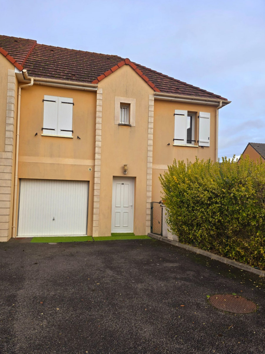 
                                                Vente
                                                 Maison 4 Chambres Dreux - 1h de Paris