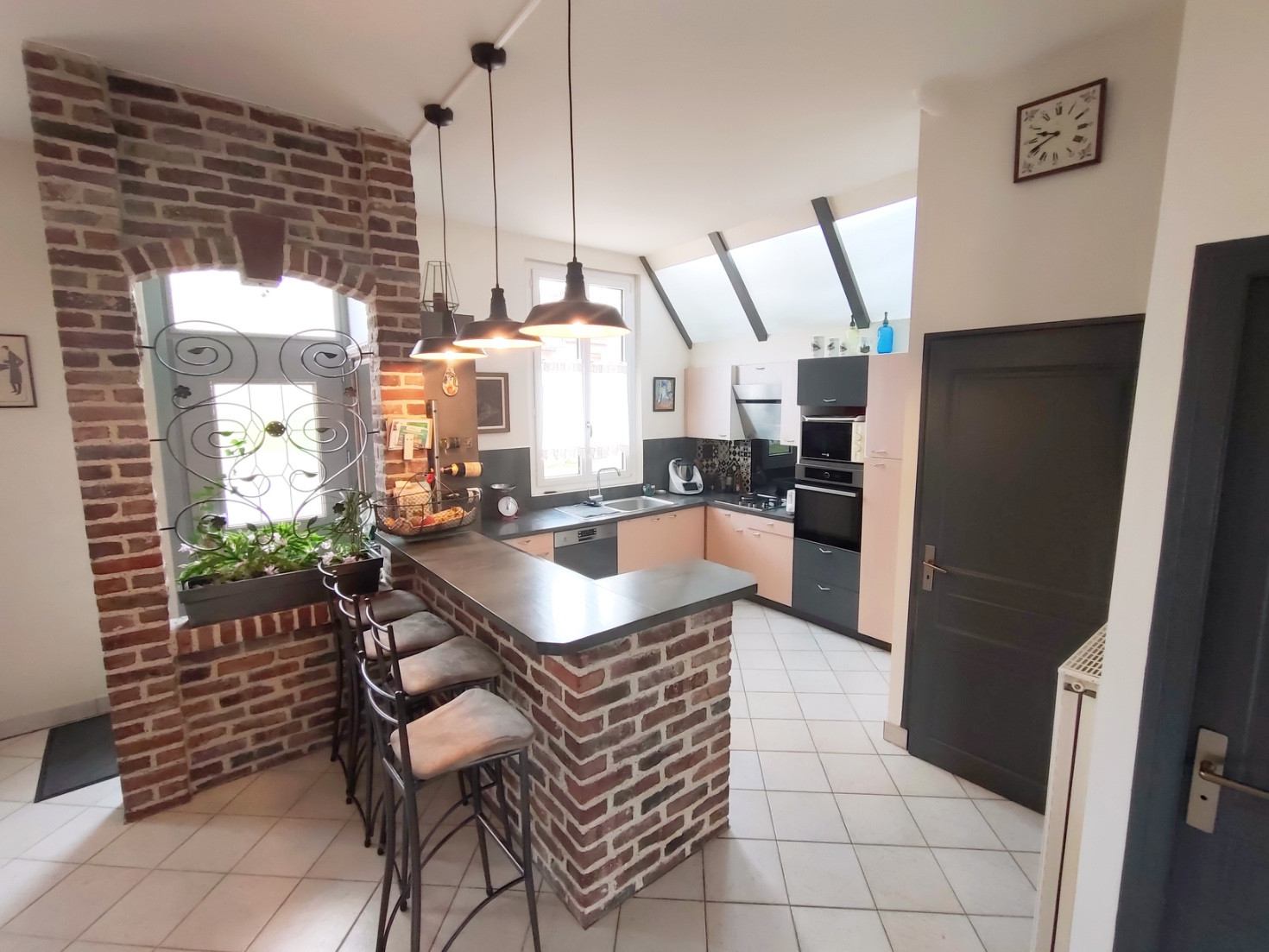 
                                                Vente
                                                 Maison 4 chambres garage jardin piscine