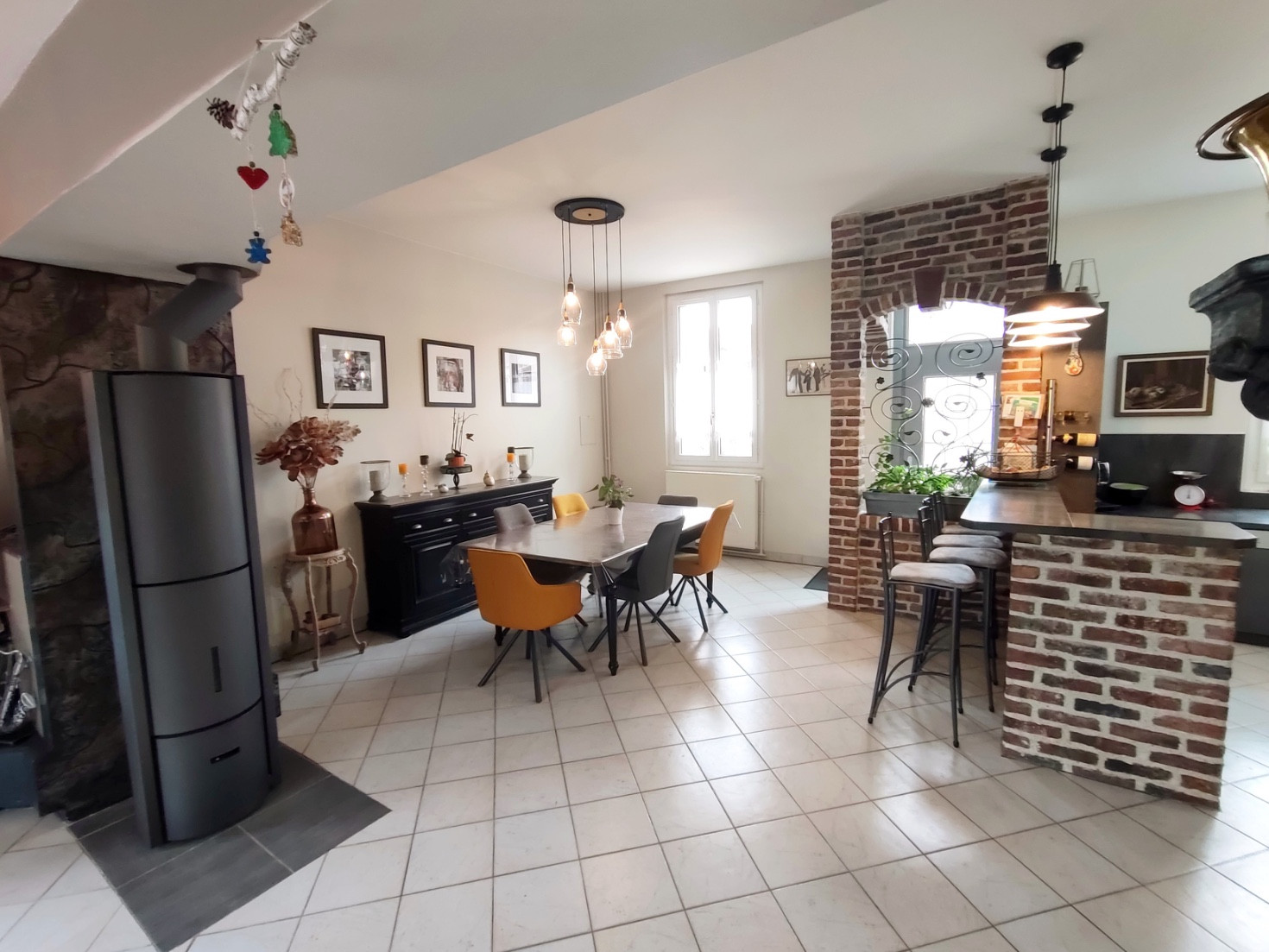 
                                                Vente
                                                 Maison 4 chambres garage jardin piscine