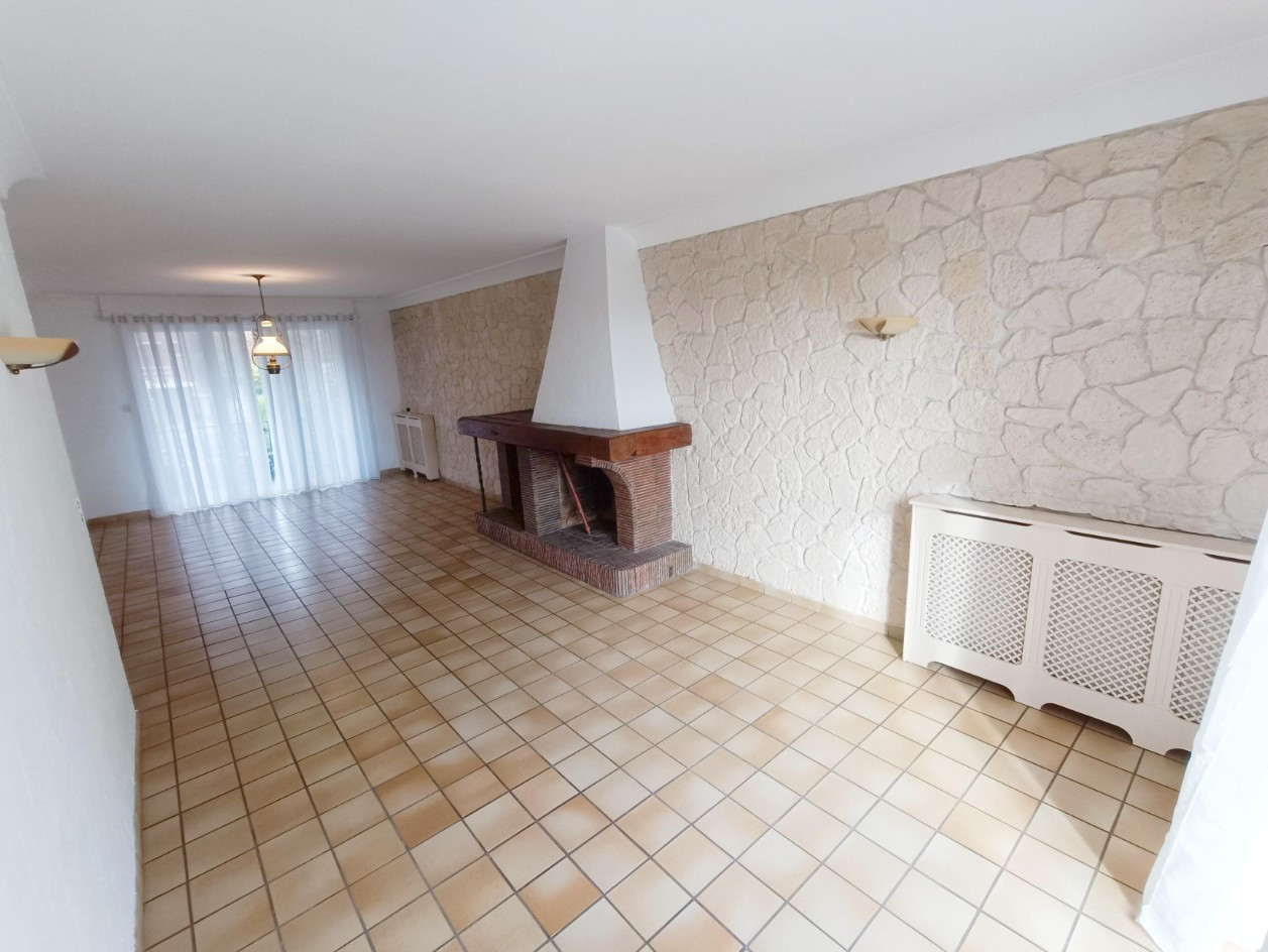 Vente
                                                 Maison 4 chambres, jardin, double garage, terrasse