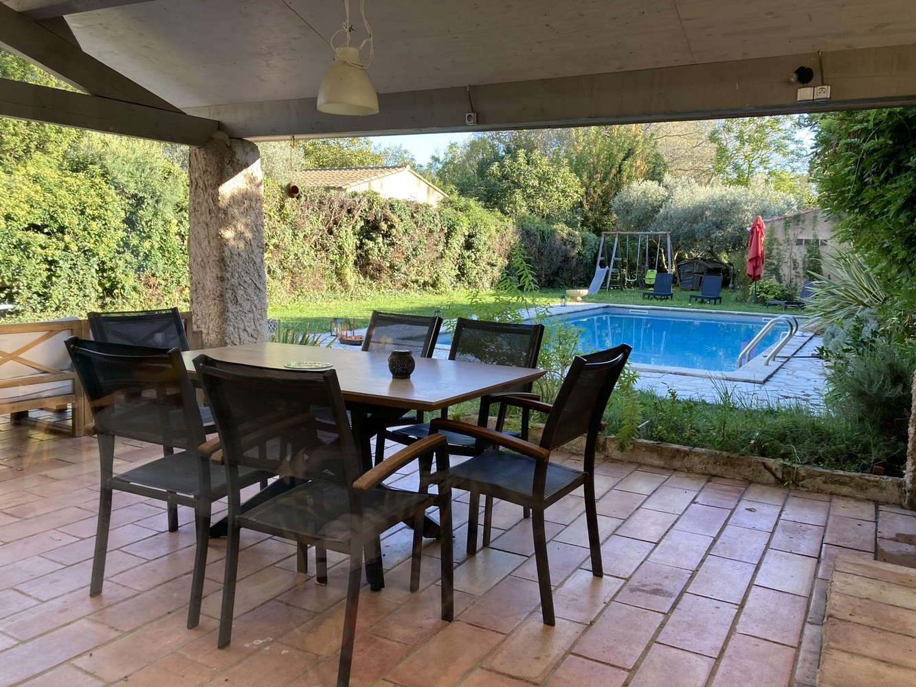 
                                                Vente
                                                 maison 4 chambres, piscine, 1280 m² terrain