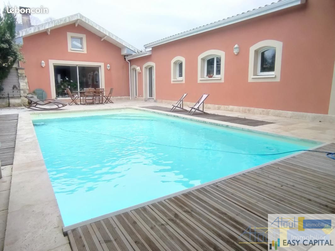 
                                                Vente
                                                 MAISON 4 CHAMBRES PISCINE VOLUMES GARAGE