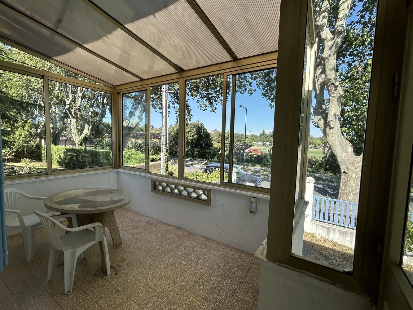 
                                                Vente
                                                 maison 4 chambres sur 950 m² et dépendances