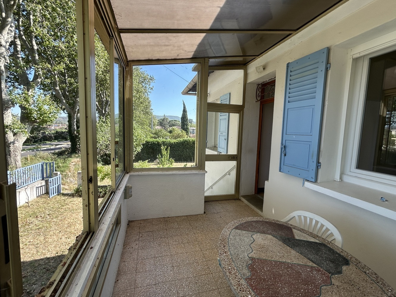 
                                                Vente
                                                 maison 4 chambres sur 950 m² et dépendances