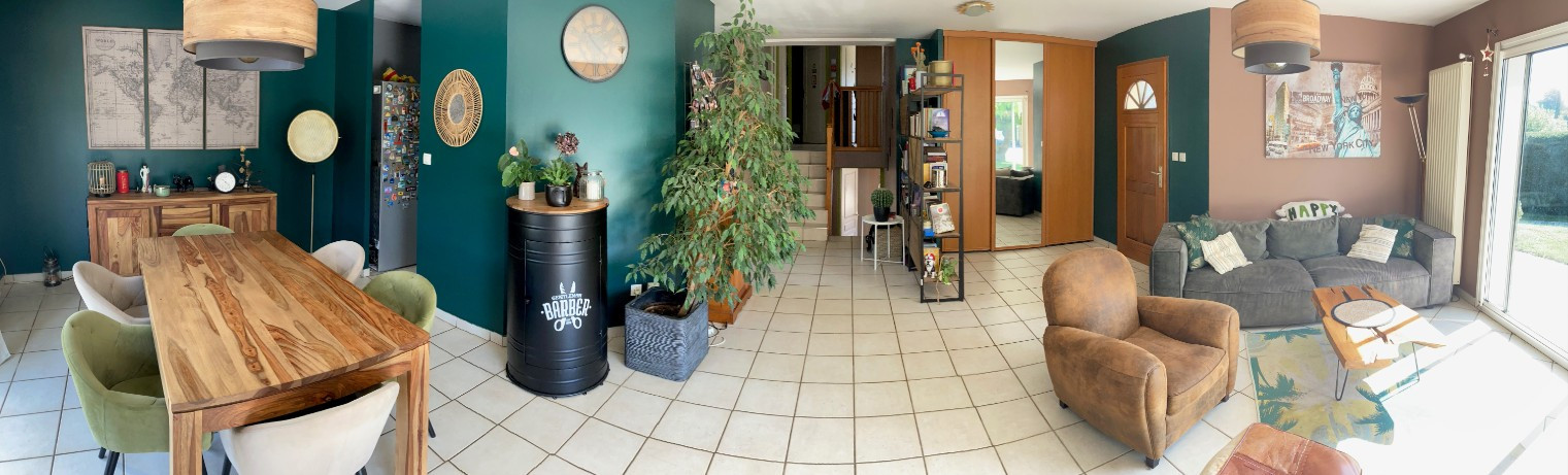 
                                                Vente
                                                 Maison - 4 chambres - Terrain avec piscine