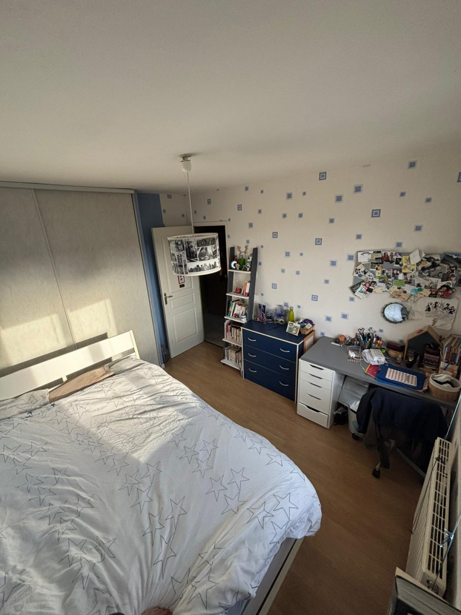 
                                                Vente
                                                 Maison - 4 chambres - Terrain avec piscine