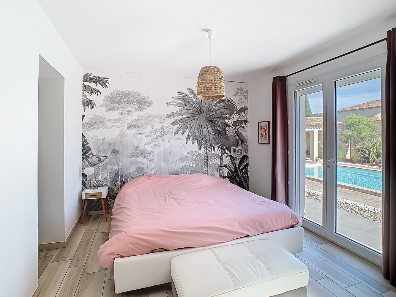 
                                                Vente
                                                 Maison 4 chbres de 2016 avec piscine / garage