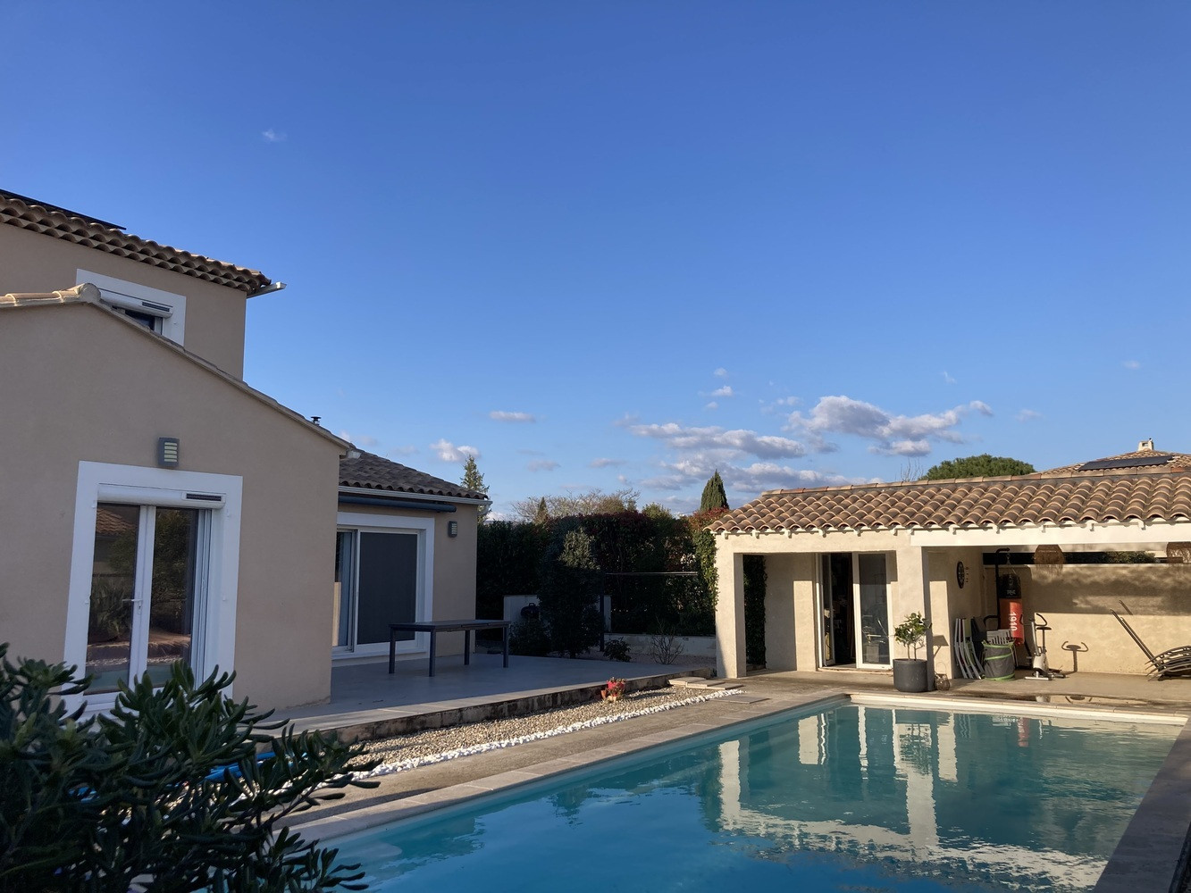 
                                                Vente
                                                 Maison 4 chbres de 2016 avec piscine / garage