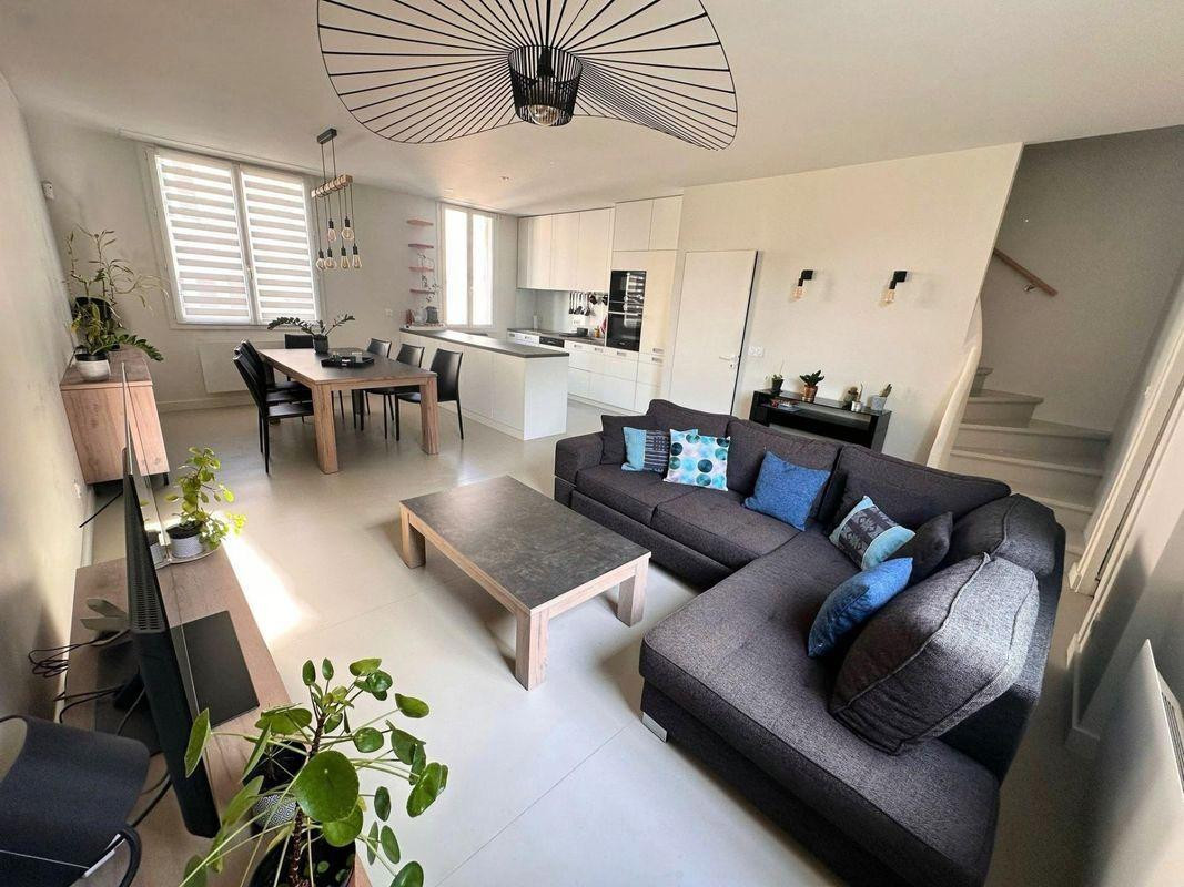
                                                Location
                                                 Maison 4 pièces 100 m²