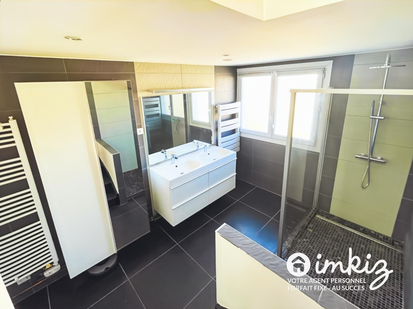 
                                                Vente
                                                 Maison 4 pièces 100m² avec piscine