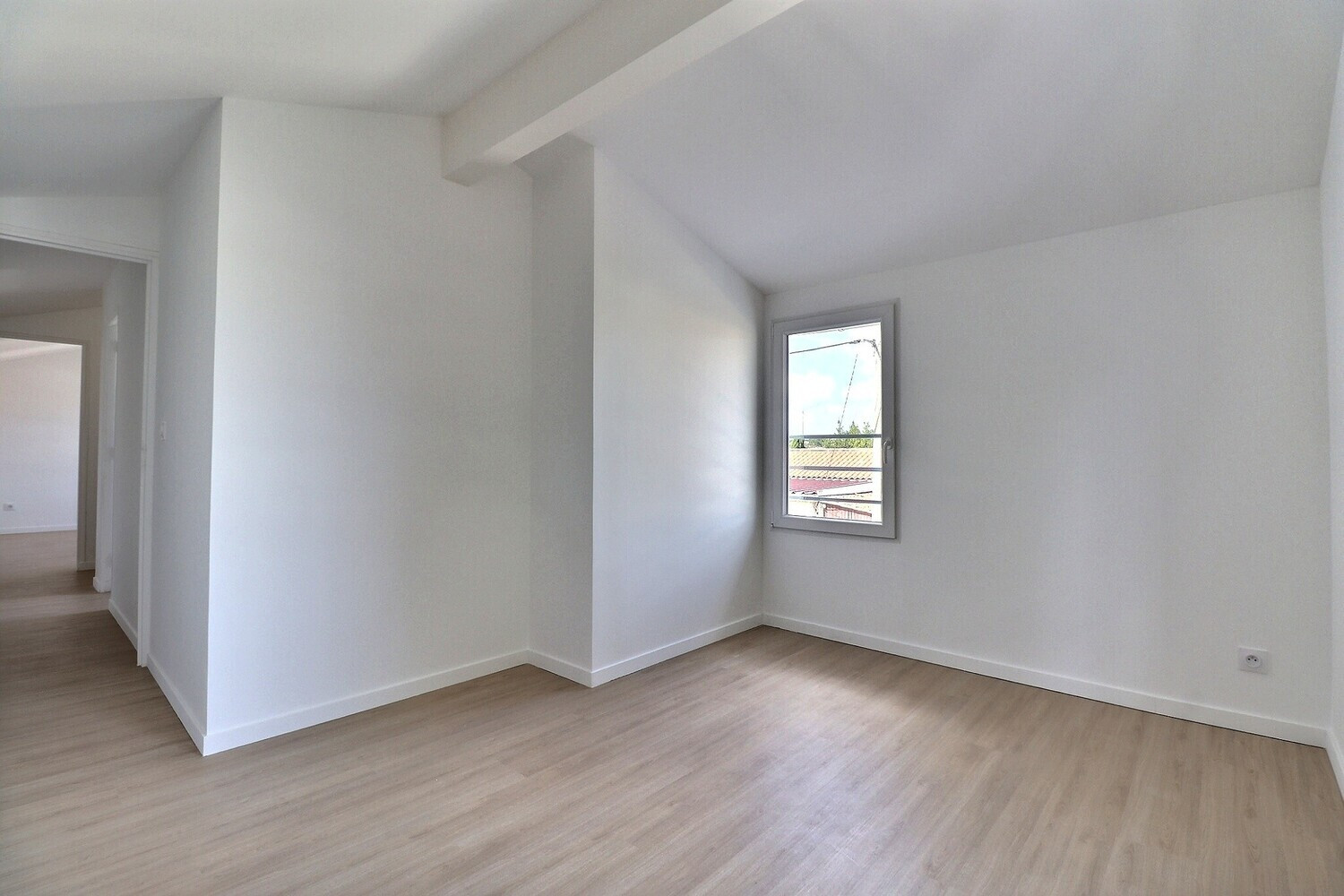 
                                                Vente
                                                 Maison 4 pièces - 101 m² - Mérignac