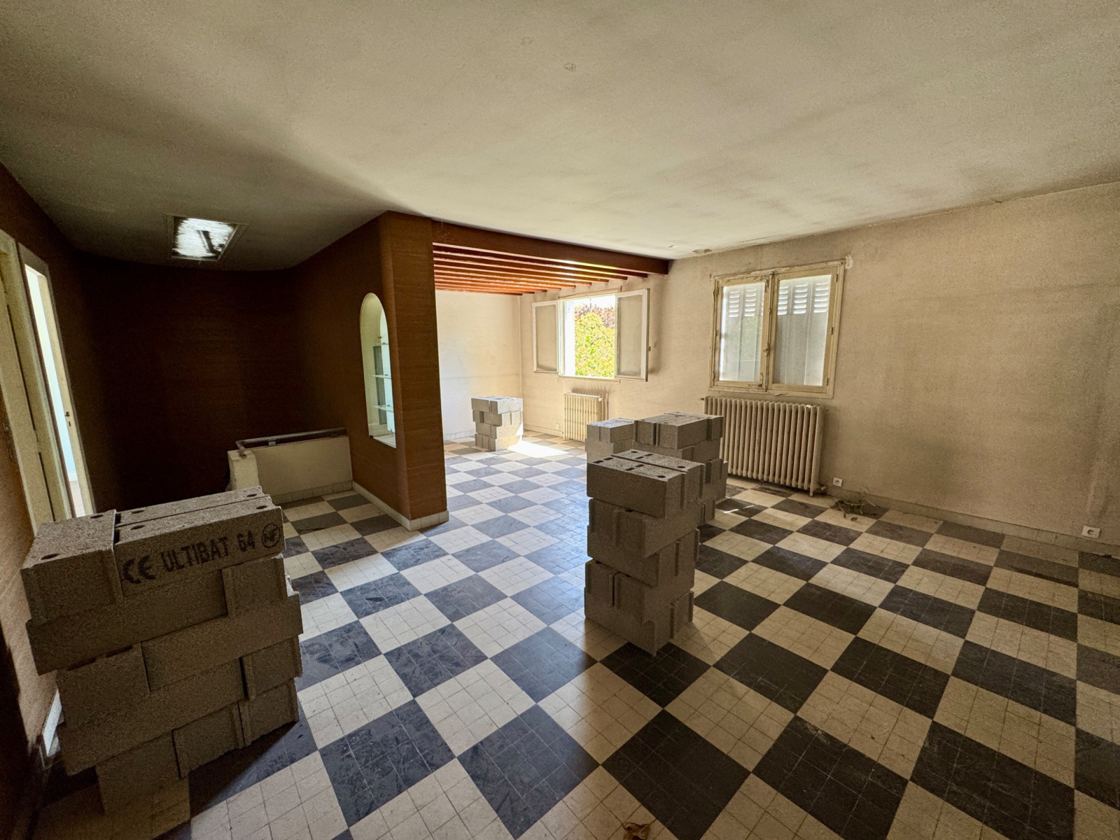 
                                                Vente
                                                 Maison 4 pièces - 140m2