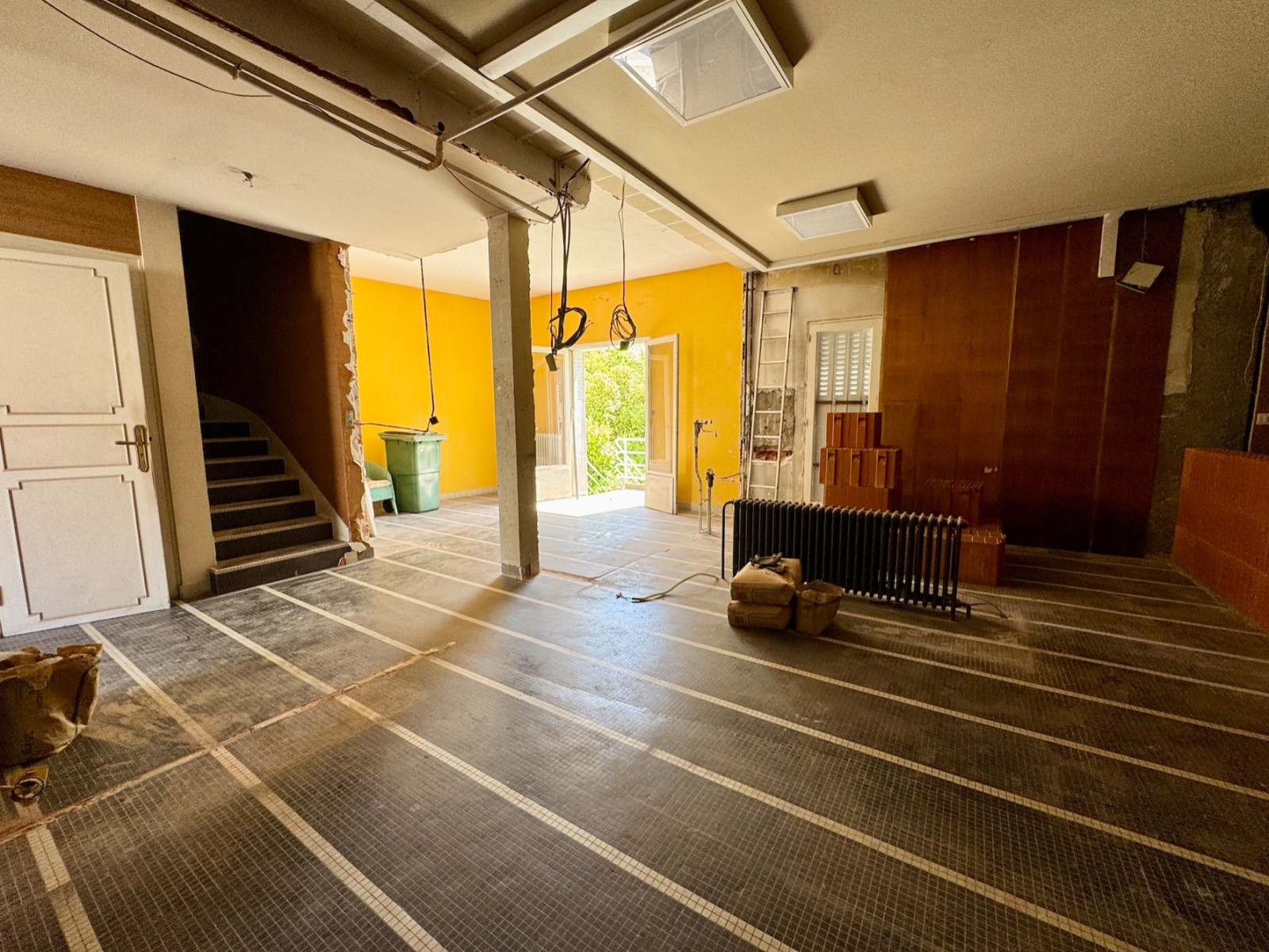 
                                                Vente
                                                 Maison 4 pièces - 140m2