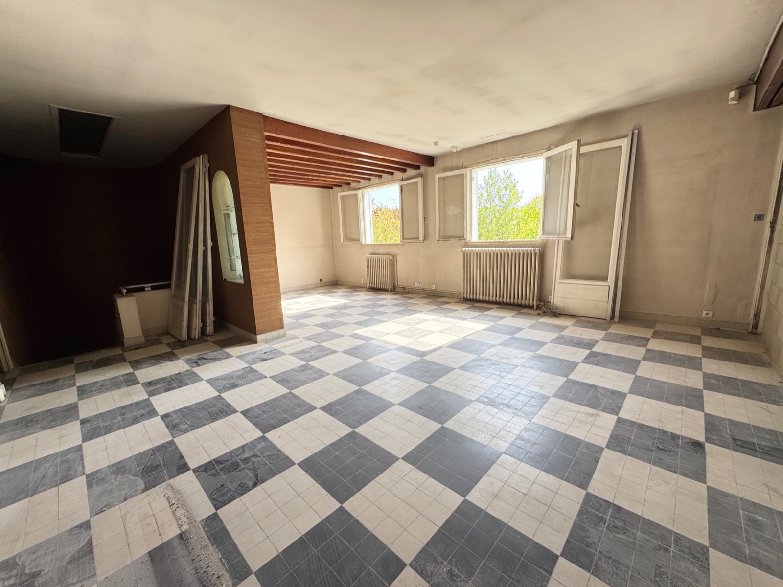 
                                                Vente
                                                 Maison 4 pièces - 140m2