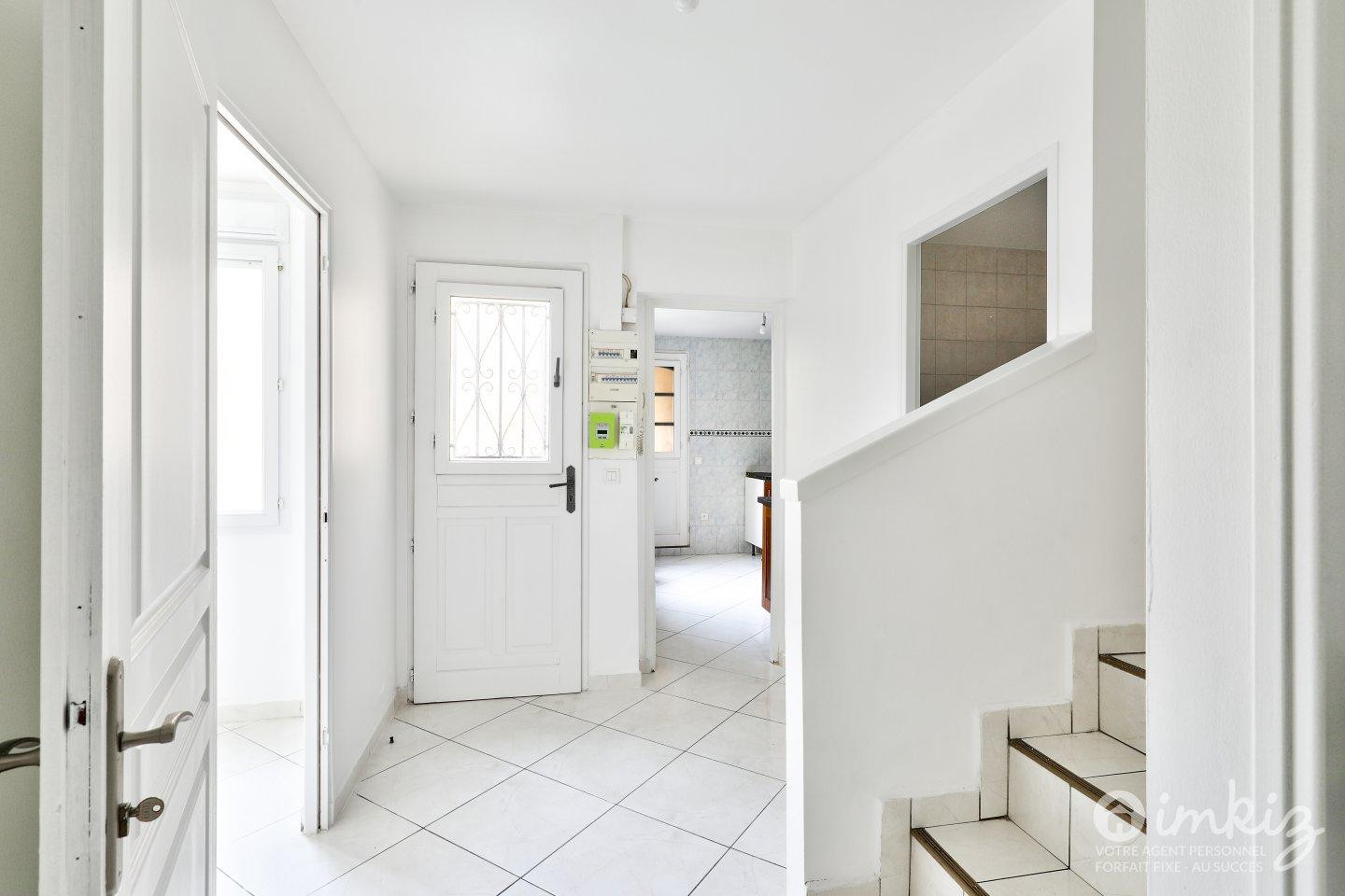 
                                                Vente
                                                 Maison 4 pièces 2 ch + Bureau, totalement meublée