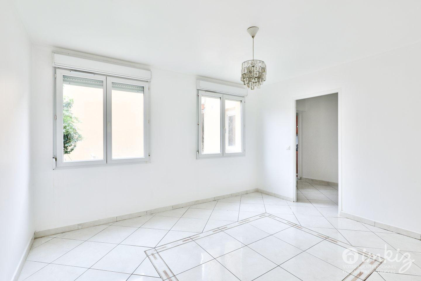 
                                                Vente
                                                 Maison 4 pièces 2 ch + Bureau, totalement meublée