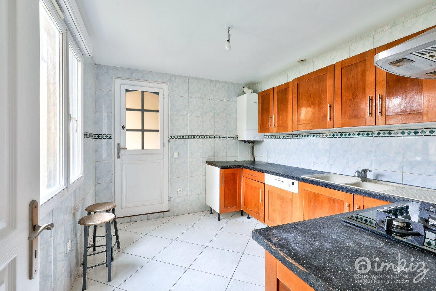 
                                                Vente
                                                 Maison 4 pièces 2 ch + Bureau, totalement meublée