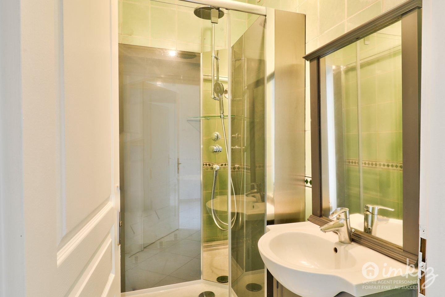 
                                                Vente
                                                 Maison 4 pièces 2 ch + Bureau, totalement meublée