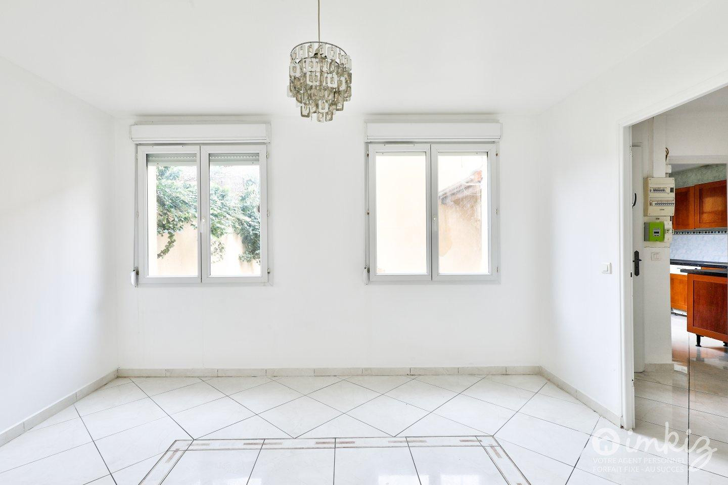
                                                Vente
                                                 Maison 4 pièces 2 ch + Bureau, totalement meublée