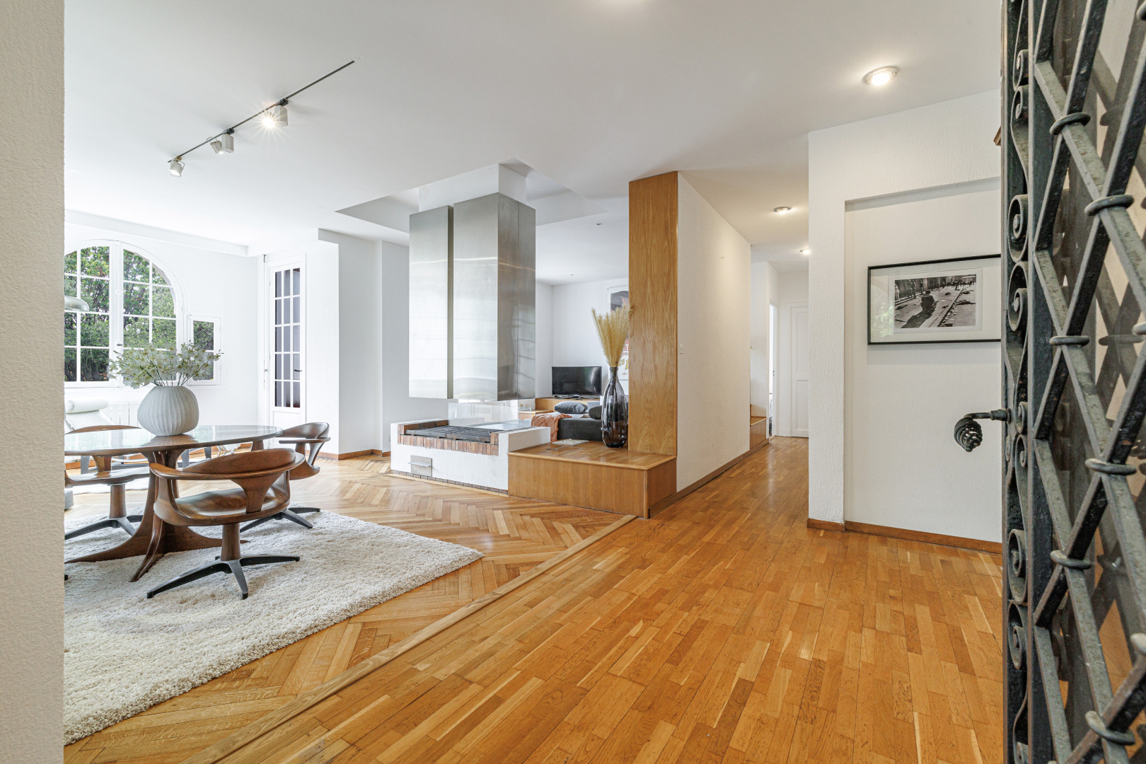 
                                                Vente
                                                 Maison  - 4 pièces  - 220.9 m²