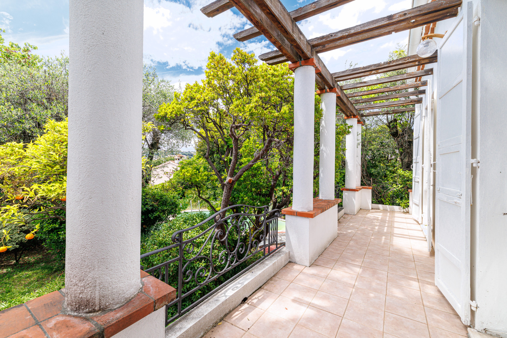 
                                                Vente
                                                 Maison  - 4 pièces  - 220.9 m²