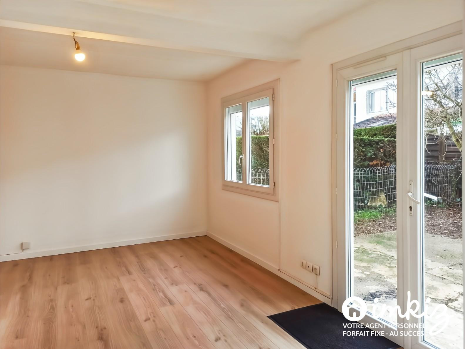 
                                                Vente
                                                 Maison 4 pièces , 3 chambres , jardin au calme