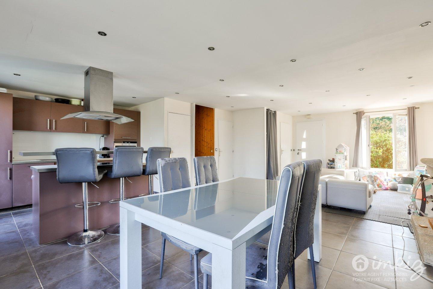 
                                                Vente
                                                 Maison 4 pièces 5 minutes a pied du RER A