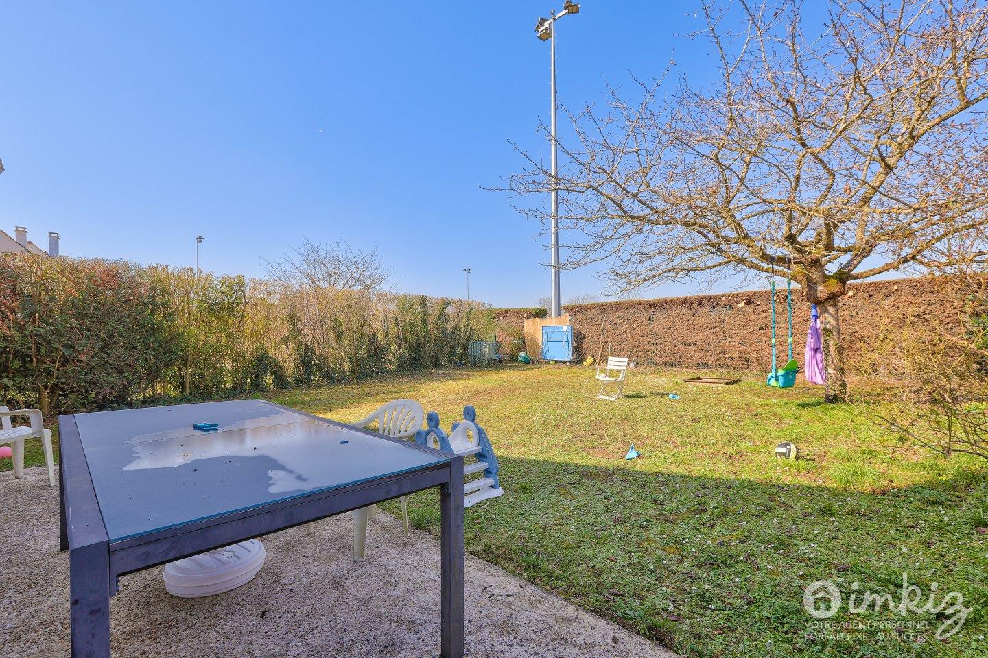 
                                                Vente
                                                 Maison 4 pièces 5 minutes a pied du RER A