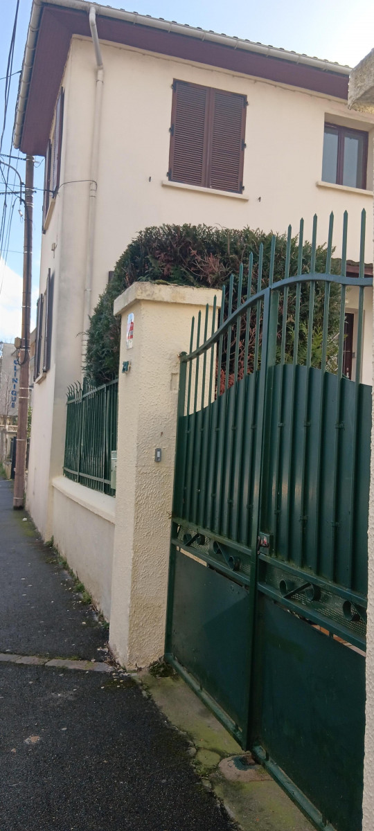 
                                                Vente
                                                 Maison 4 pièces