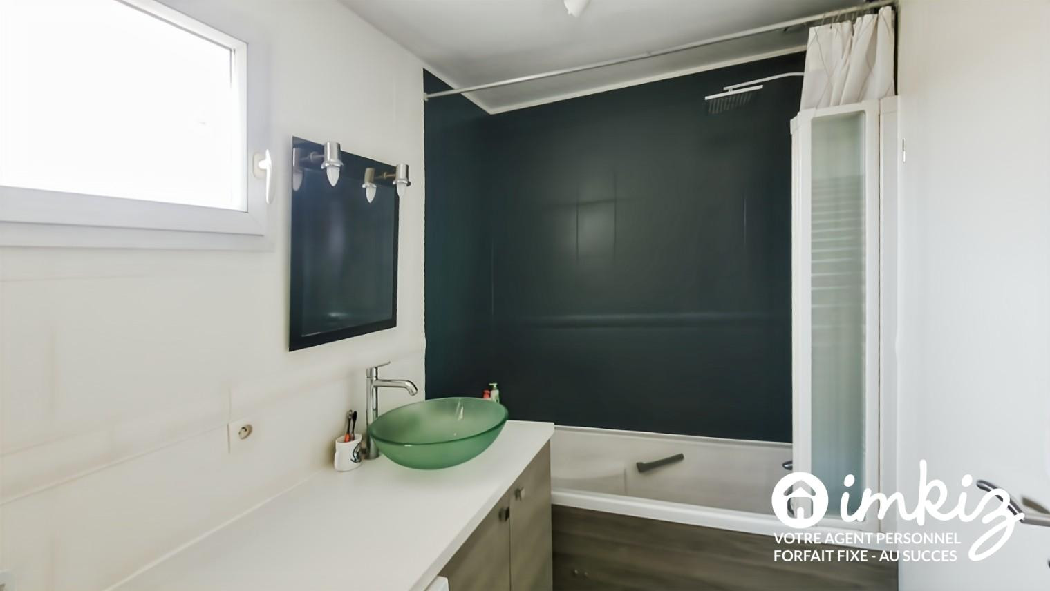 
                                                Vente
                                                 Maison 4 pièces