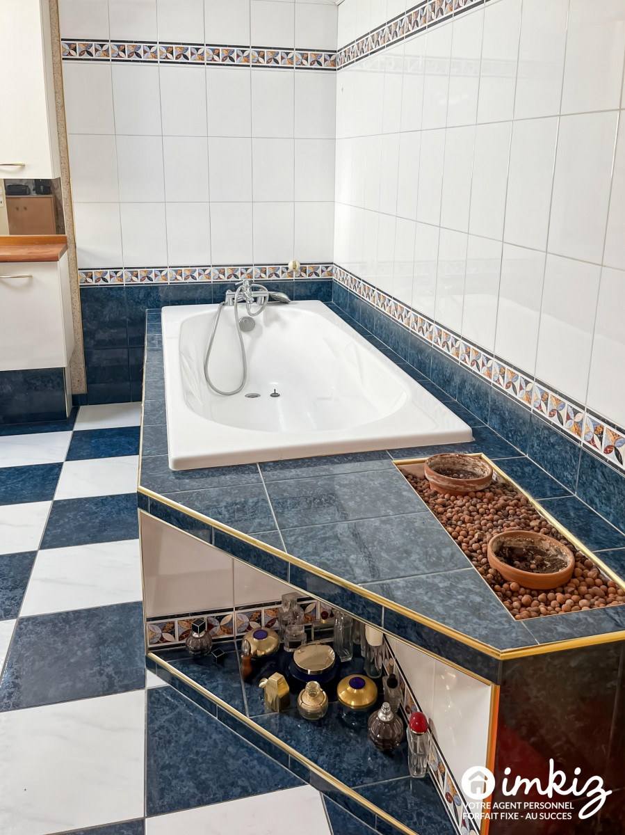 
                                                Vente
                                                 Maison 4 pièces