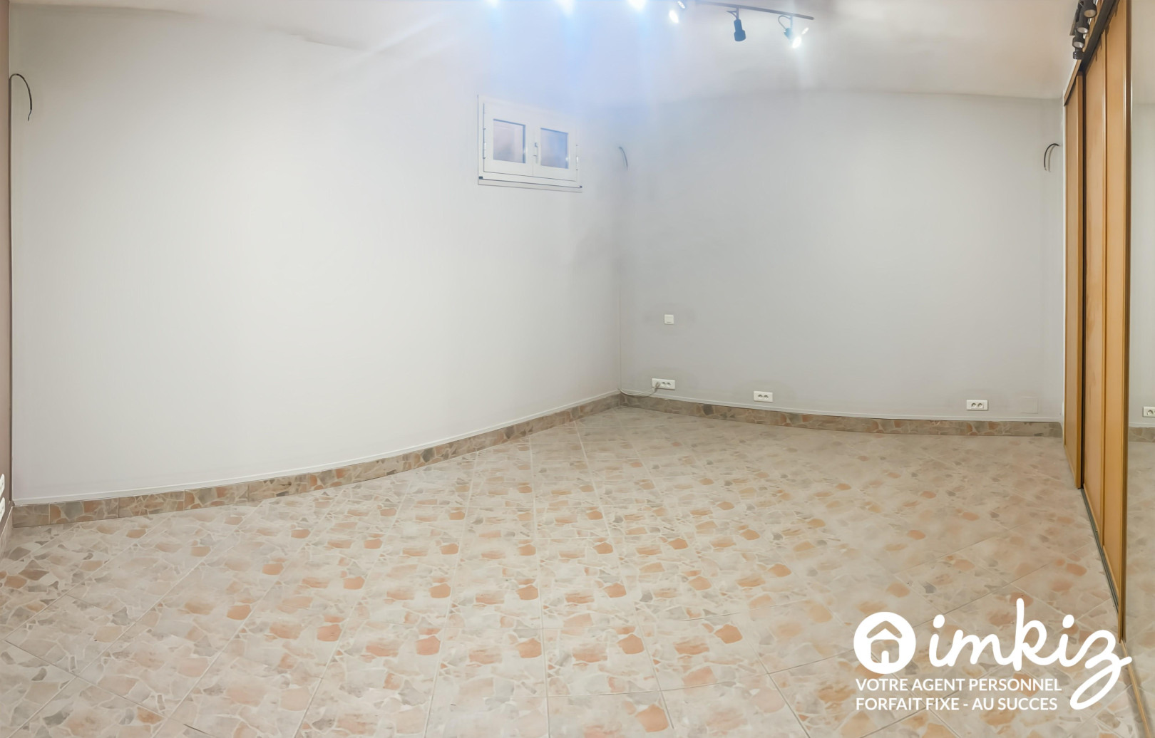 
                                                Vente
                                                 Maison 4 pièces