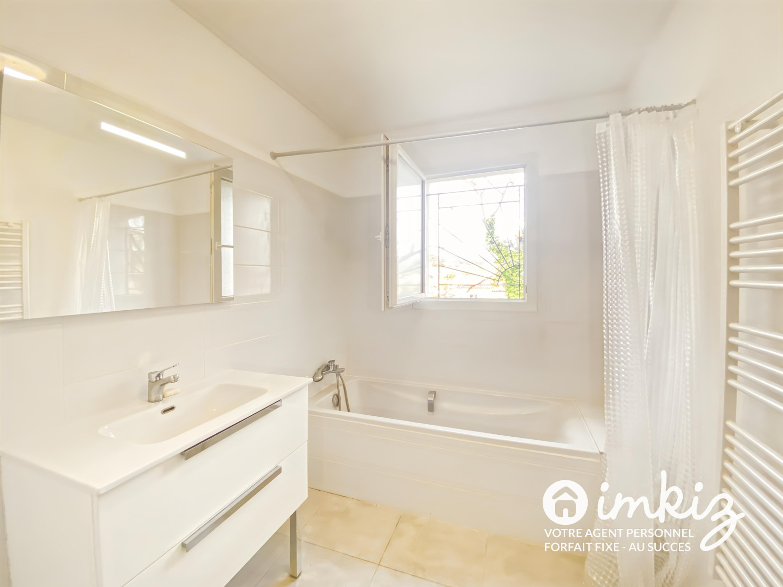 
                                                Vente
                                                 Maison 4 pièces