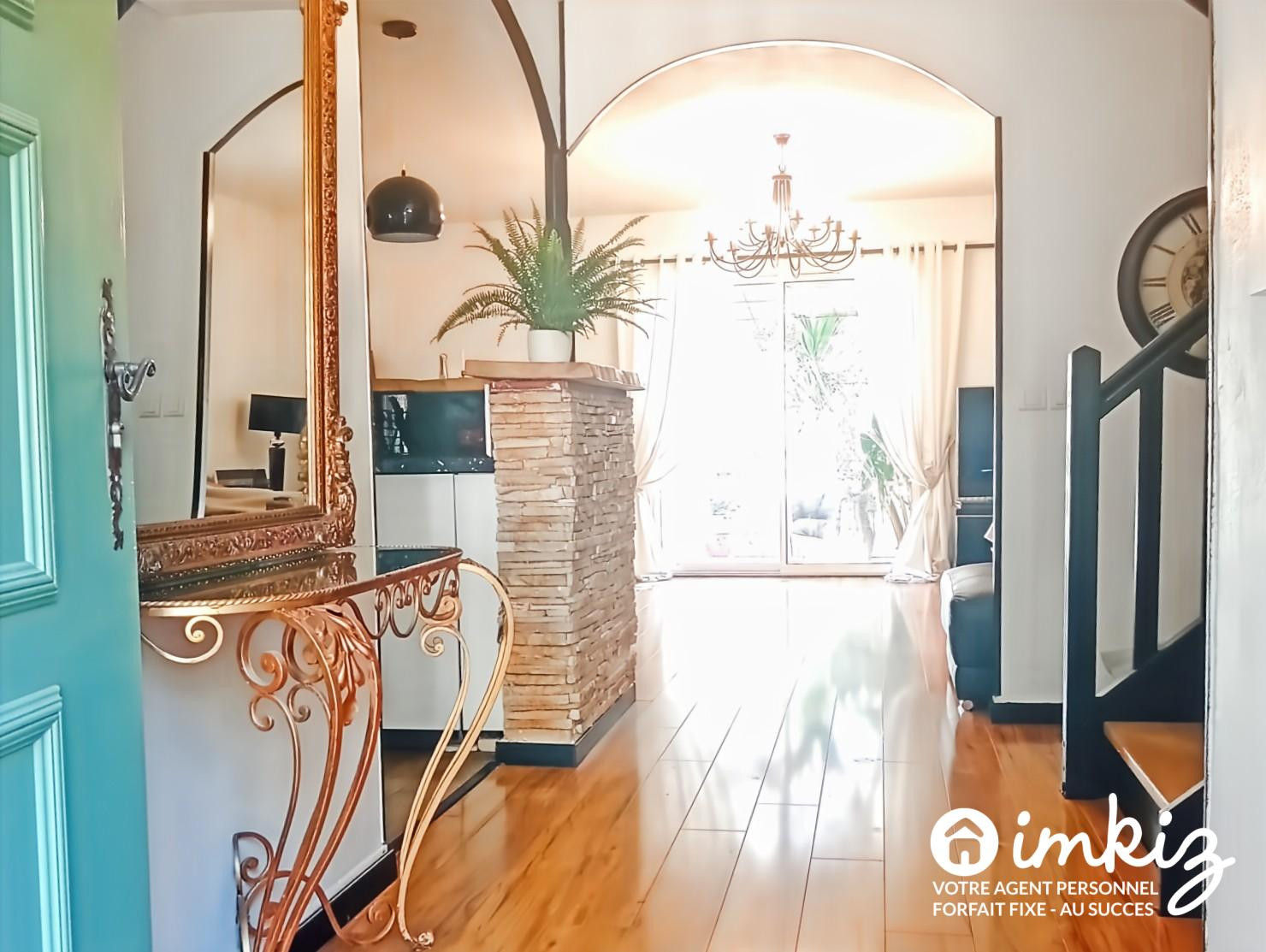 
                                                Vente
                                                 Maison 4 pièces