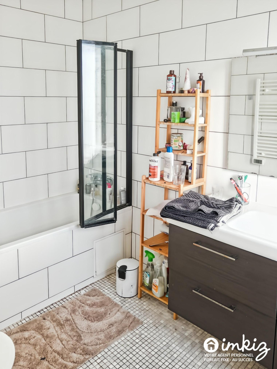 
                                                Vente
                                                 Maison 4 pièces