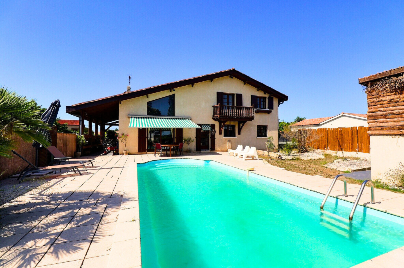 
                                                Vente
                                                 Maison 4 pièces