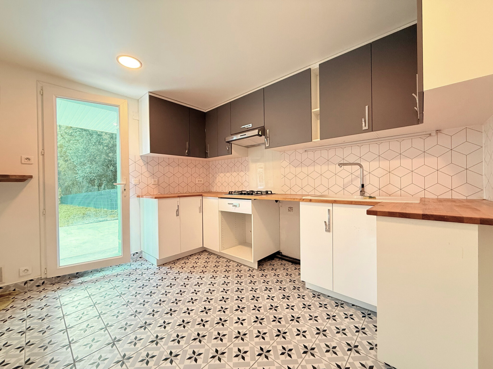 
                                                Vente
                                                 Maison 4 pièces