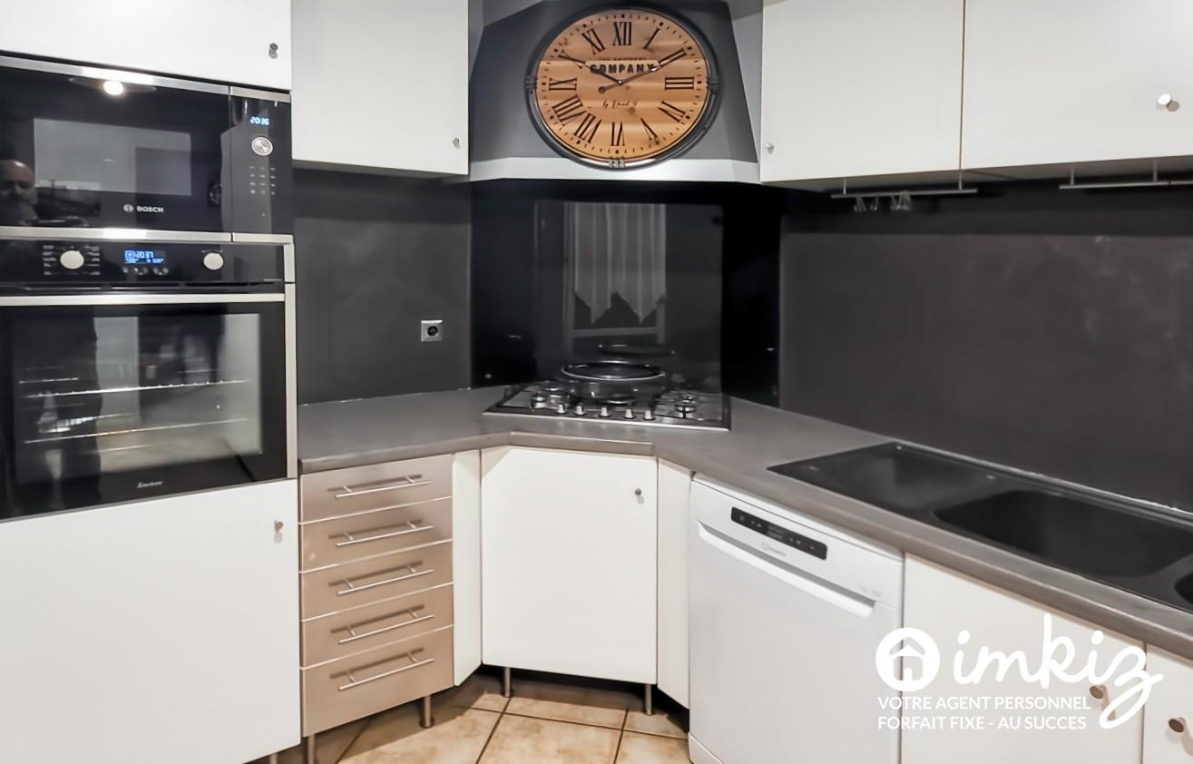 
                                                Vente
                                                 Maison 4 pièces