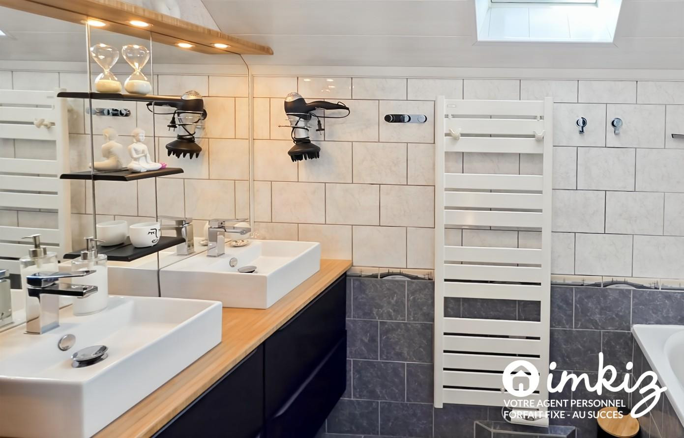 
                                                Vente
                                                 Maison 4 pièces
