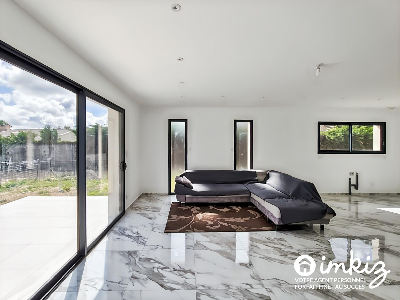 
                                                Vente
                                                 Maison 4 pièces