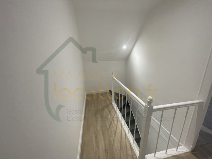 
                                                Location
                                                 Maison 4 pièces 84 m2 rénové dans un secteur recherché de SAINT-QUENTIN