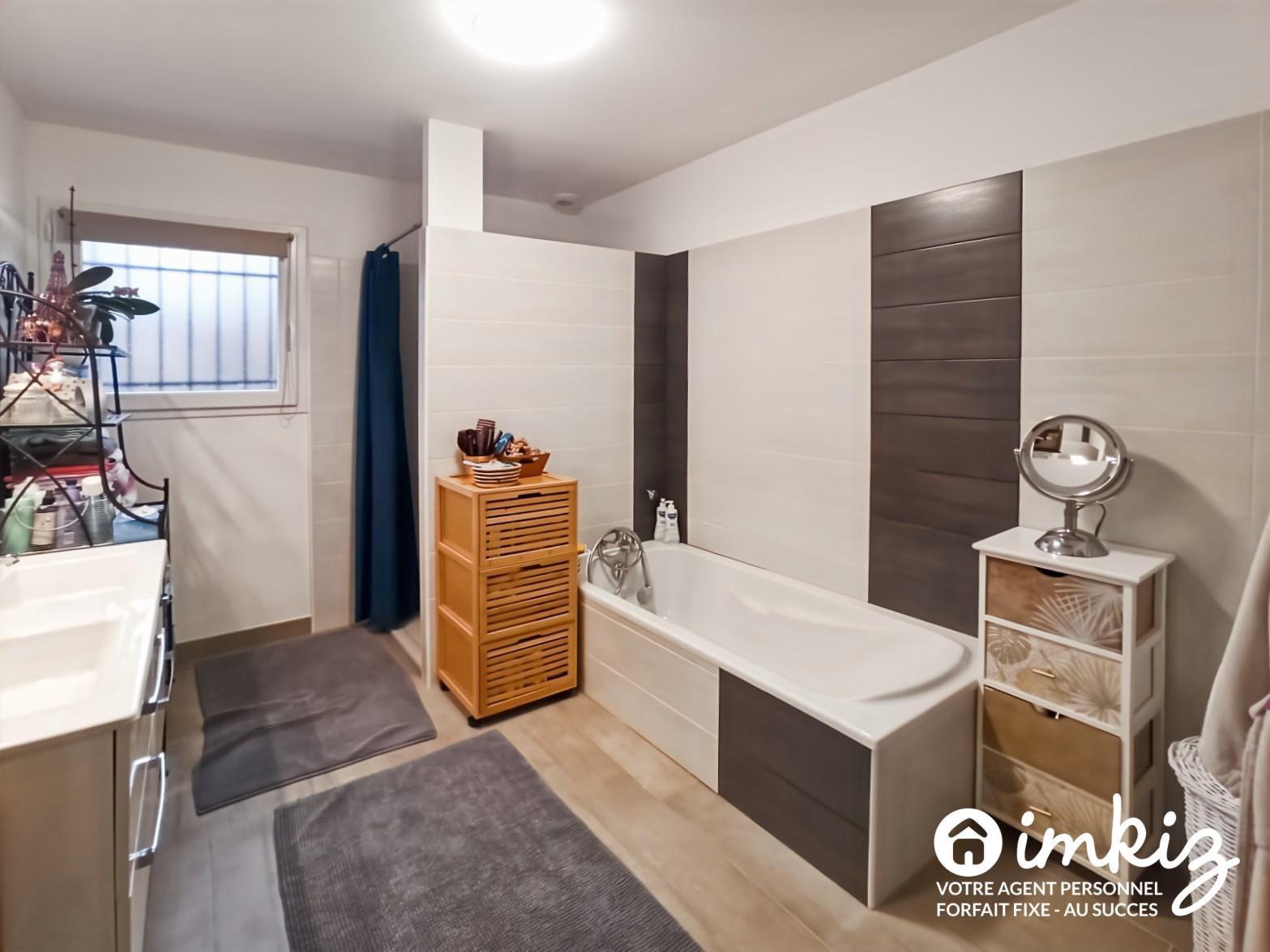 
                                                Vente
                                                 Maison 4 pièces avec garage au calme DPE A